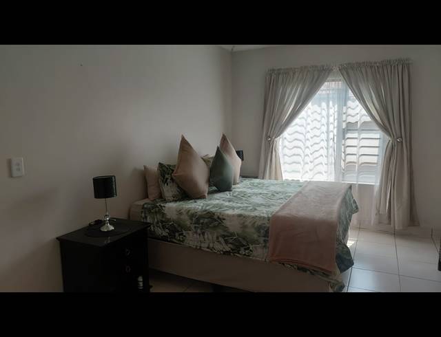 3 BEDROOM FREESTANDING FOR SALE IN DENNEOORD